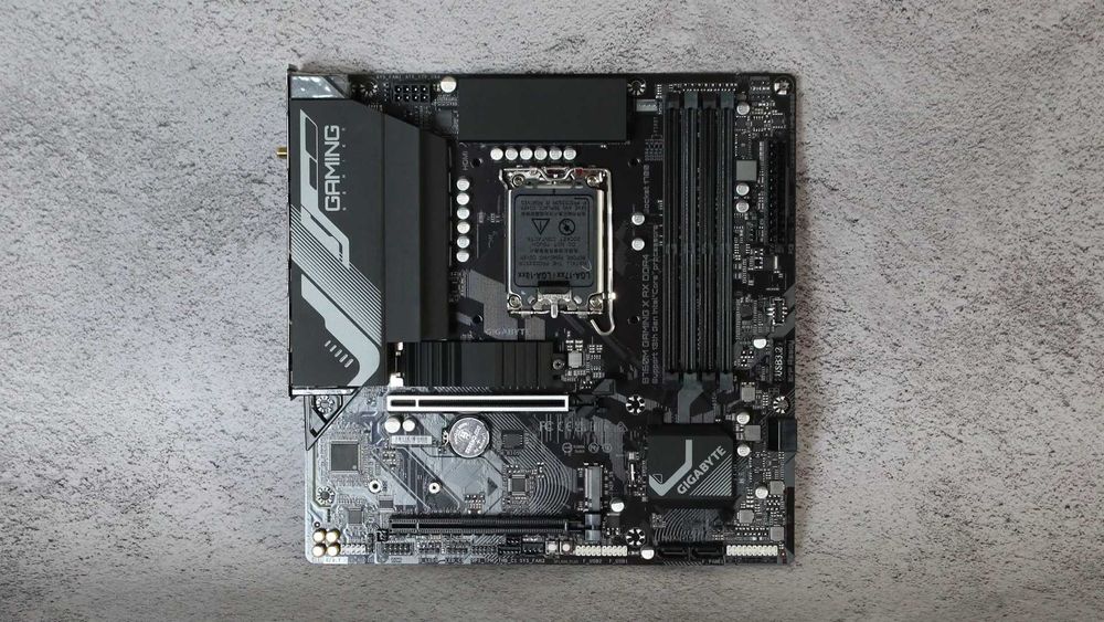 Kit placa de baza B760m Gaming DDR4 + 1 X 32GB ADATA 3600 MHZ