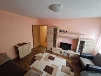 Vând apartament cu 3 camere, strada Republicii, et. 1/4