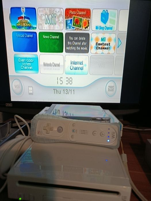 Consola Nintendo Wii + accesorii + jocuri