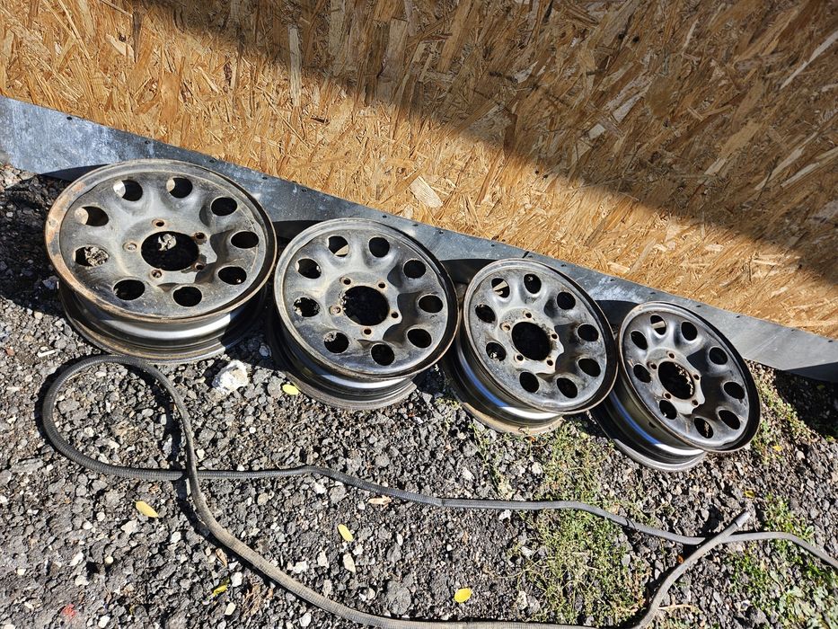 Set de 4 jante suzuki vitara 5x139,7 lațime  5,5 j  se potrivesc NIVA