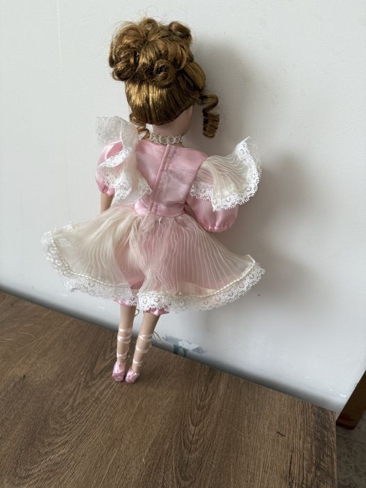 Papusa portelan balerina 41cm