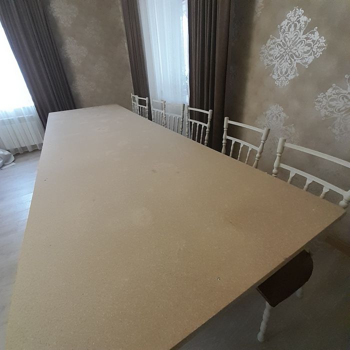 Продается стол б/у