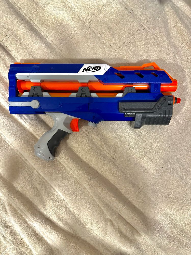 Nerf Sniper Quora with scope: