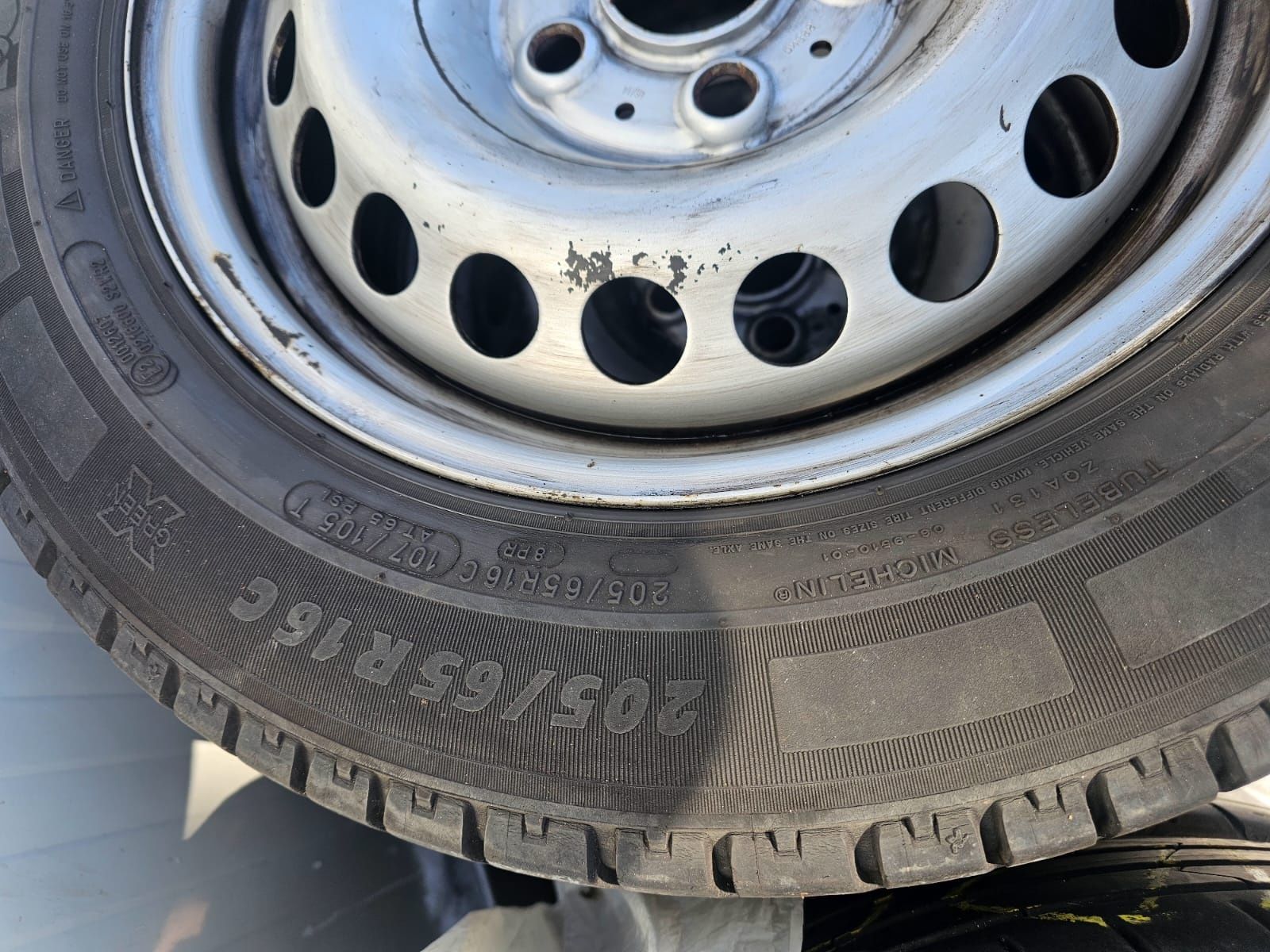Jante 205 65 R16 C 5x120 Michelin VW T5 T6 Caravelle Multivan