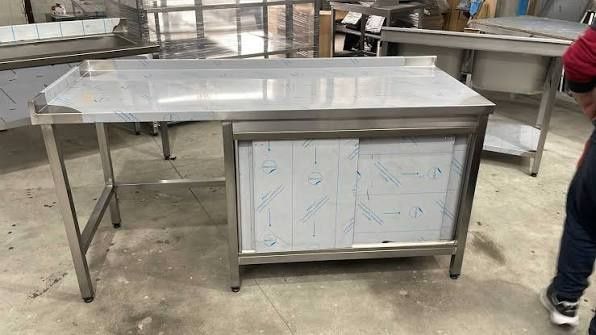 Mese și chiuvete inox