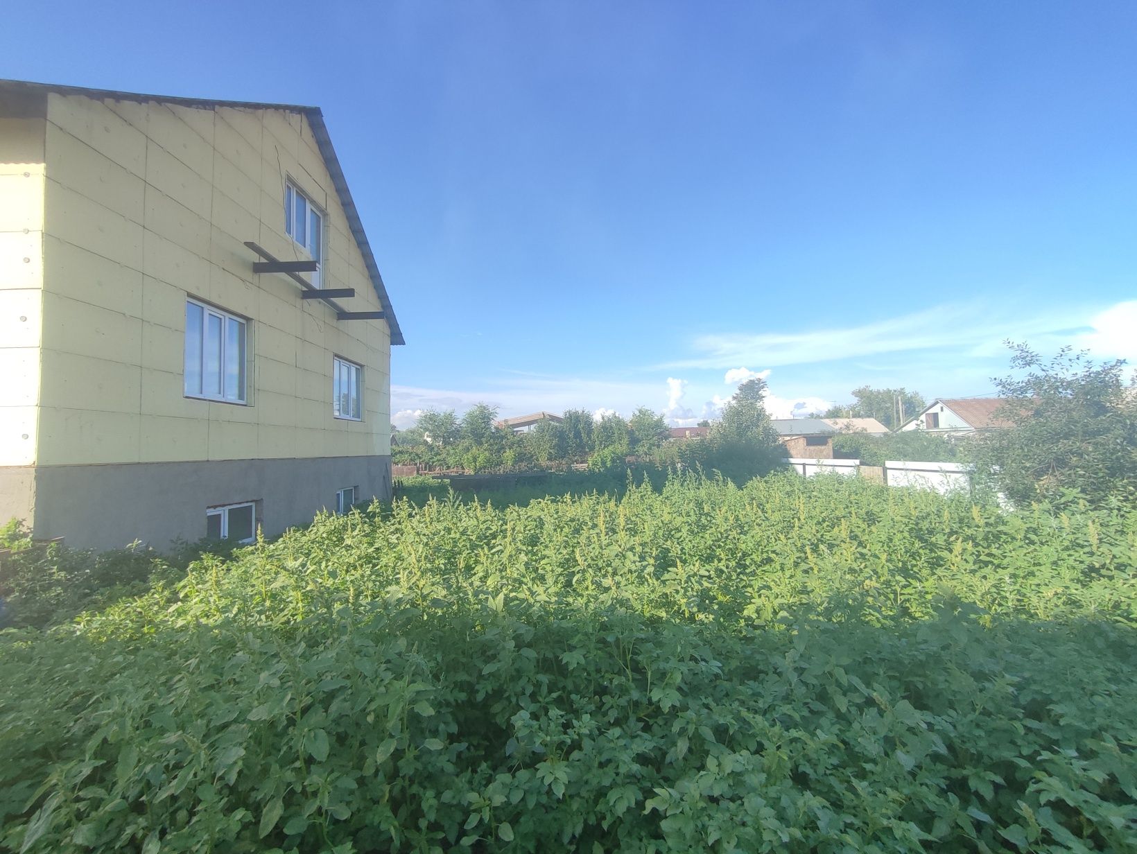Продаю отдельностоящий дом в городе, улица Космонавтов