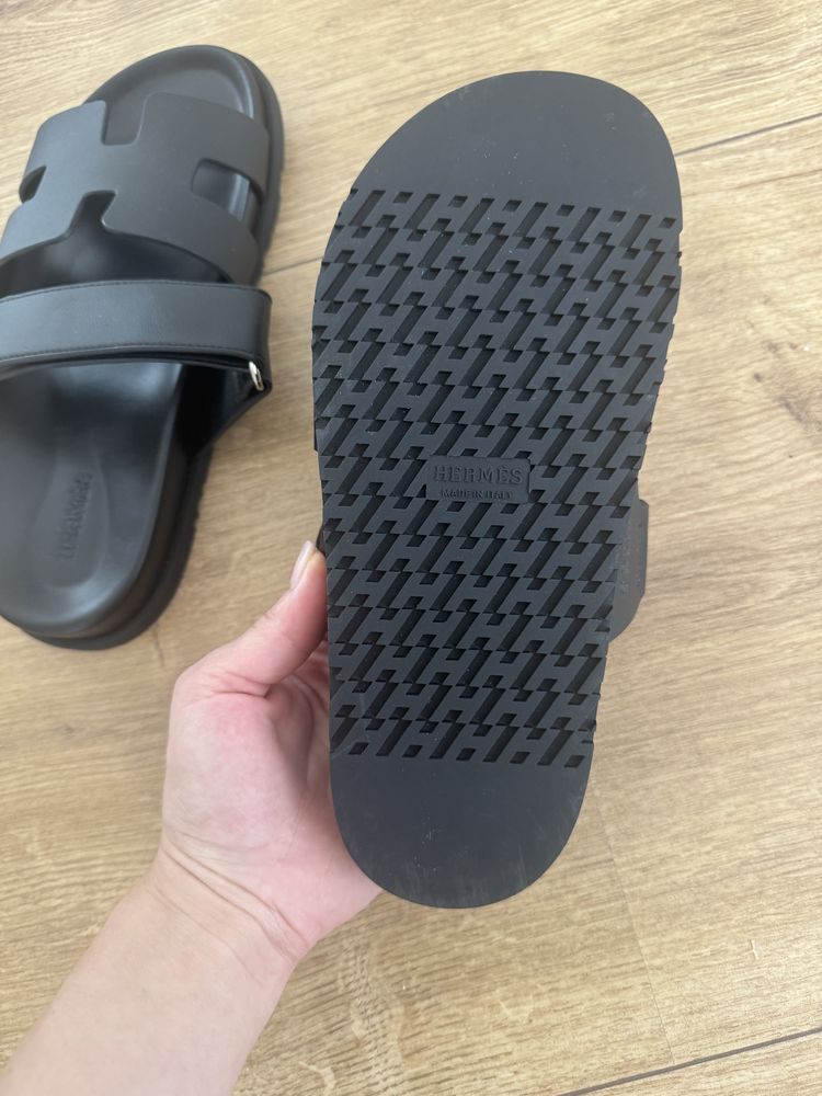 Papuci Hermes noi