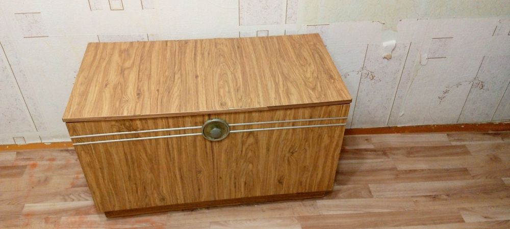 Прикроватная тумбочка