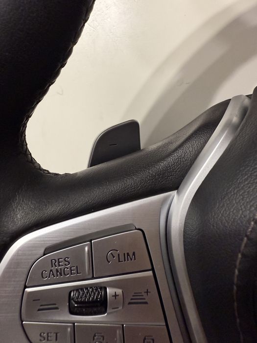 Volan BMW Seria 5 / Seria 7 – original, cu încălzire și padele