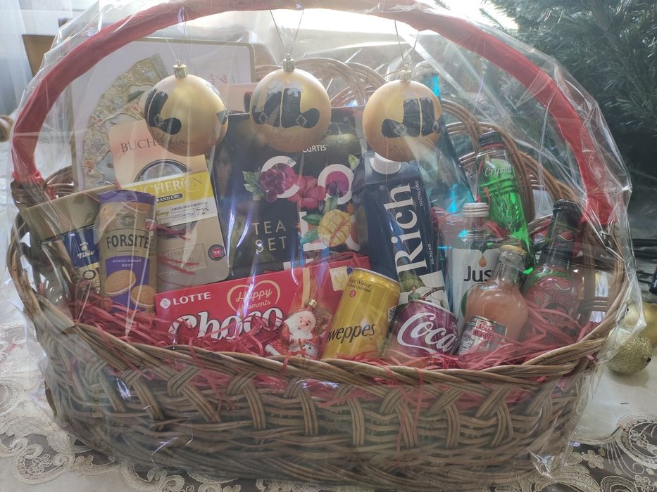 Yangi yilga Savatlar shokolad va ichimliklar Корзины на новый год
