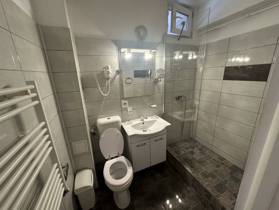 Apartament 2 camere, 60 mp, 2 bai, parter, bloc 2015.