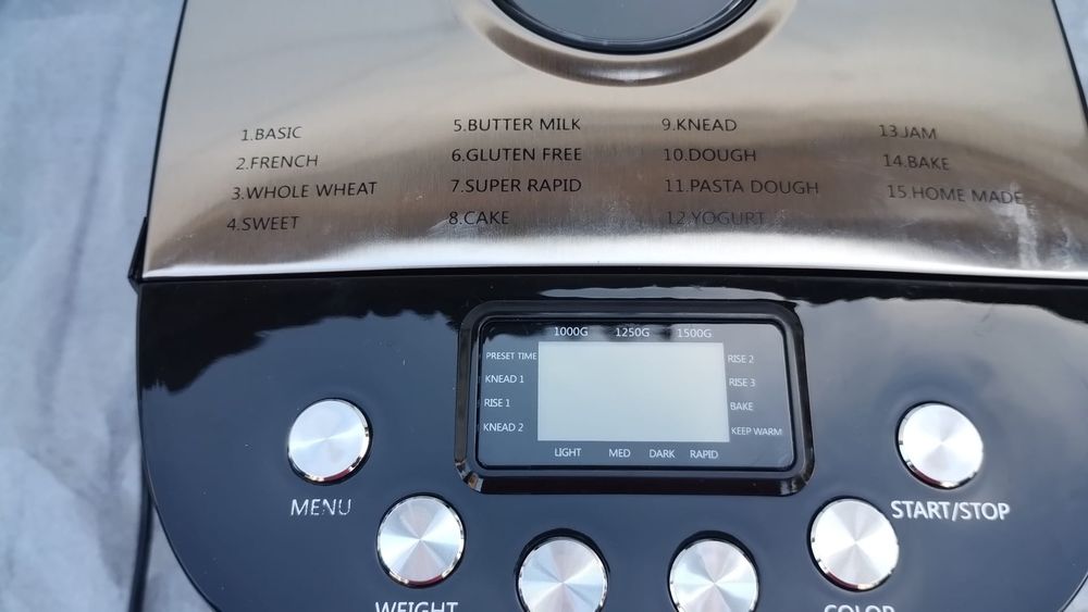 Masina de facut paine de 1500 grame pret 200 lei