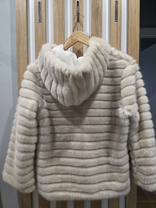 Дамско пухкаво палто