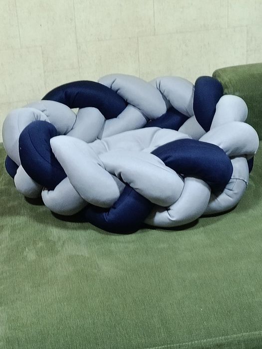 Лежанка для собак и кошек