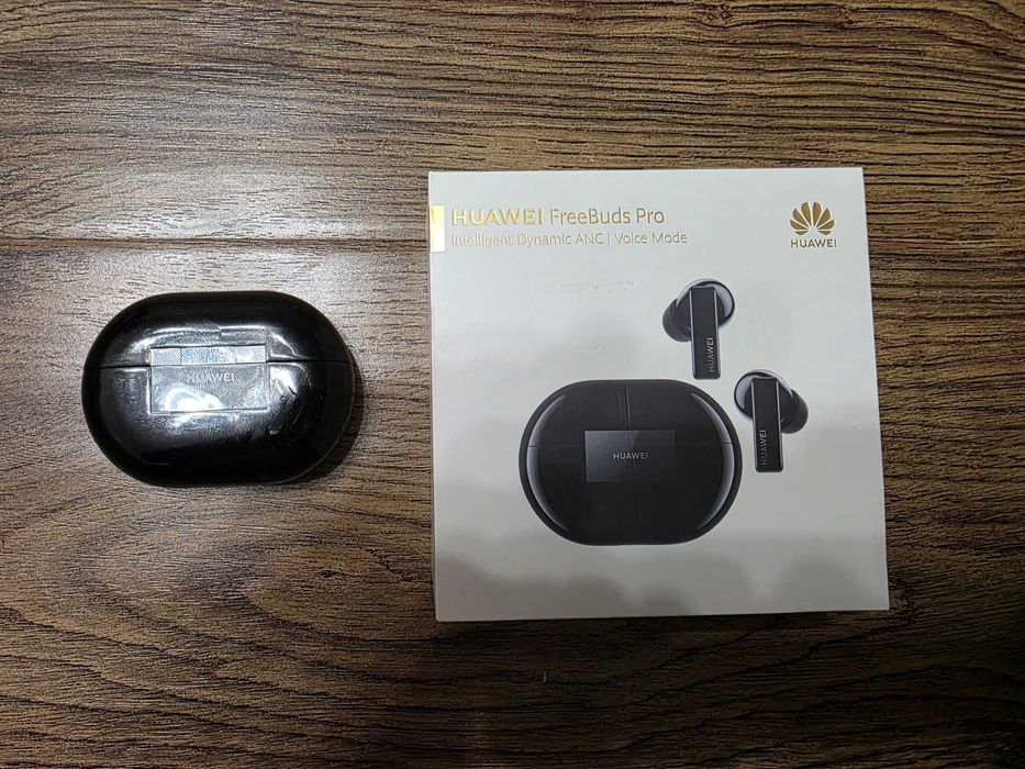 Продам беспроводные наушники вставные HUAWEI FreeBuds Pro