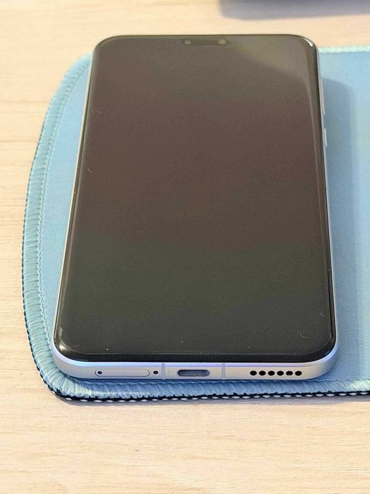 Нов Honor Magic 7 Pro с 3 г. гаранция от Yettel + 8 кейса подарък