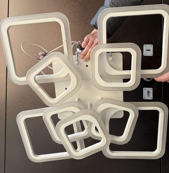 Продам люстру б/у