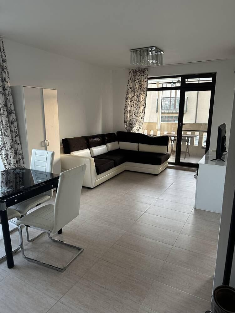 Продава се Двустаен апартамент в Созопол - 63 кв.м за 1635 €/кв.м - Снимка #1