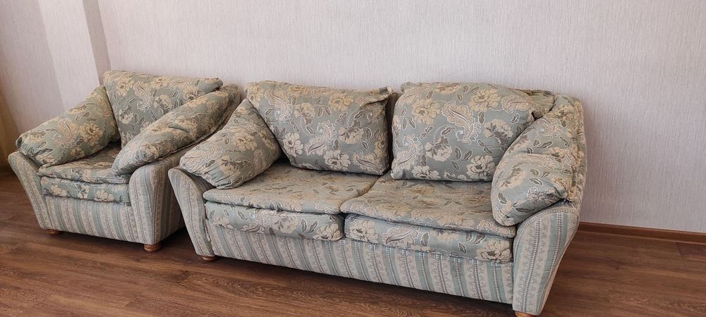 Мягкий уголок состоит из трёх предметов