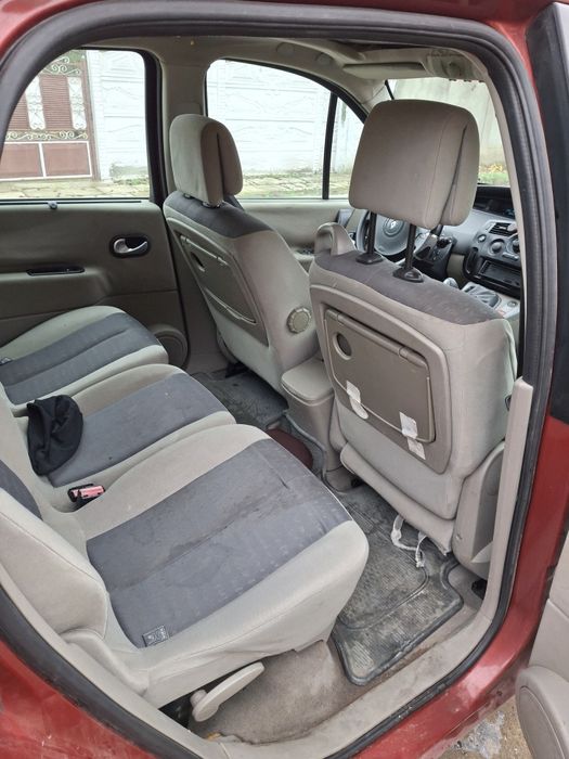 Vând Renault scenic 1.9 dizel