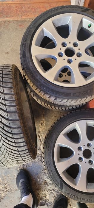 Vând roți bmw pe 17 de iarnă