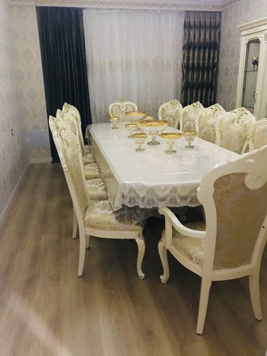 Uy sotiladi 3xonali yevro remont 107m2