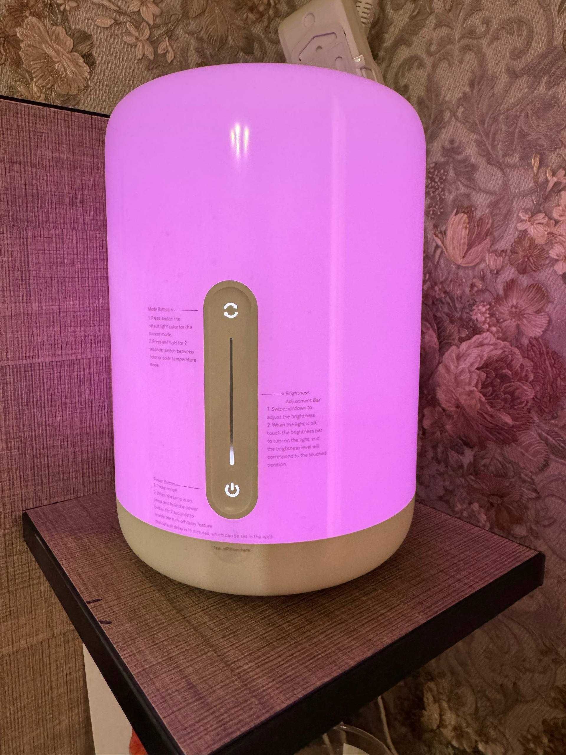 Ночник Xiaomi Mi Bedside Lamp 2 — умная лампа с мягким светом