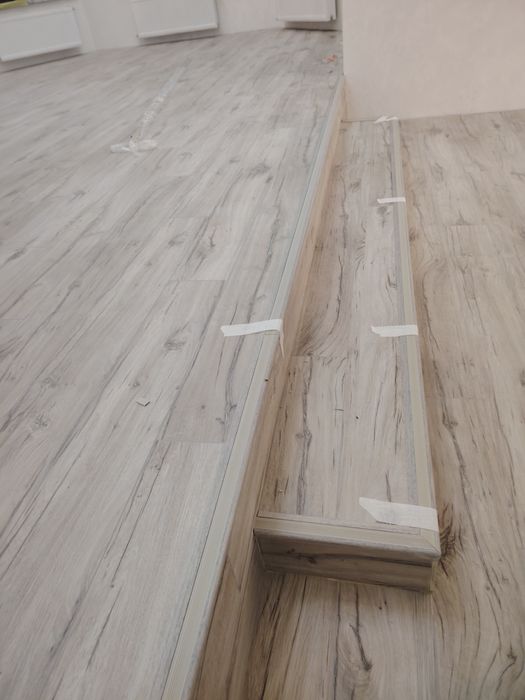 Укладка ламината, наливной пол, резиновый пол