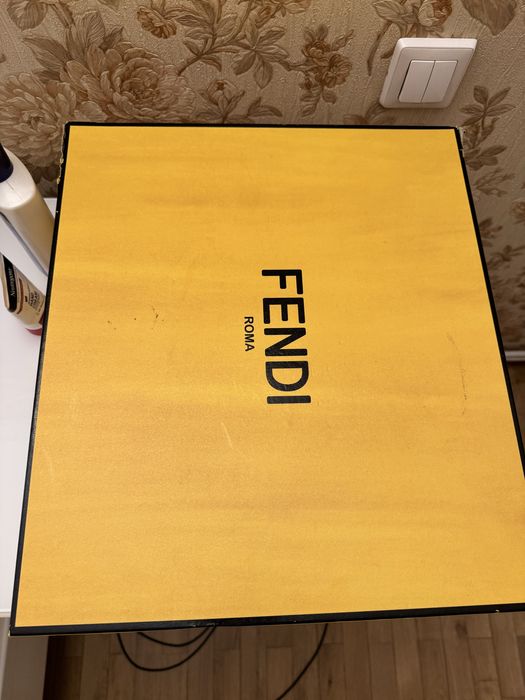 Bascheti Fendi noi originali