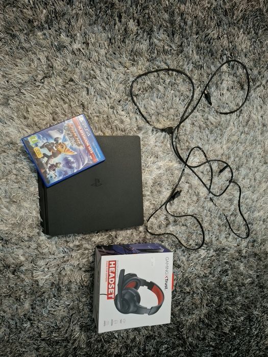 PlayStation 4 Slim