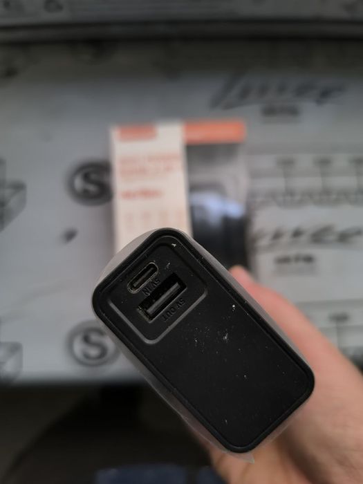 Wifi choʻntak va pover bank