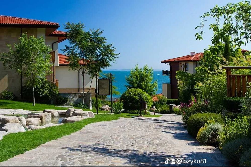 Райска градина. Продава се