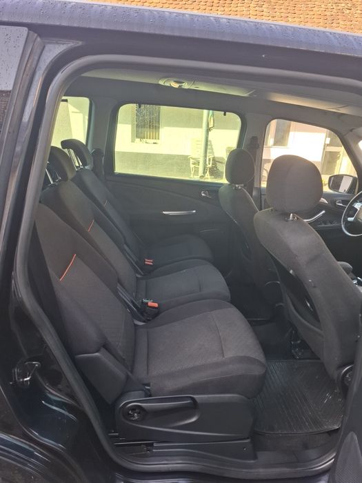 Ford galaxy 7 locuri vand sau schimb doar cu 8+1