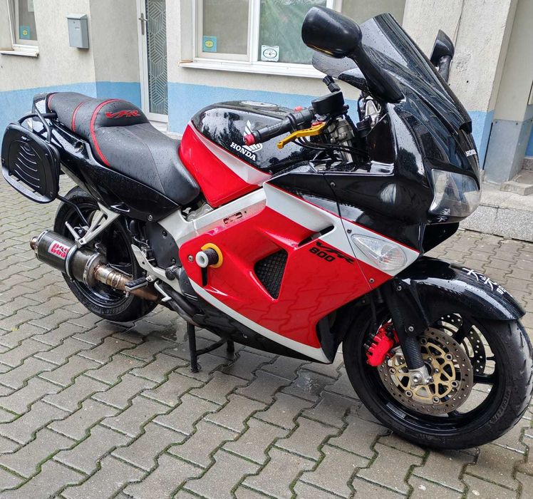 Vand Honda VFR 800 FI, ocazie unica, pret 2000 euro negociabil