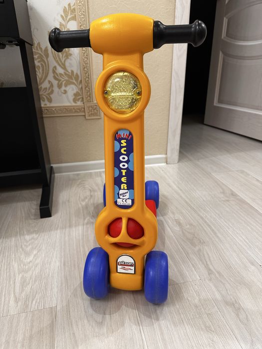 Детский малышковый самокат для дома /квартиры