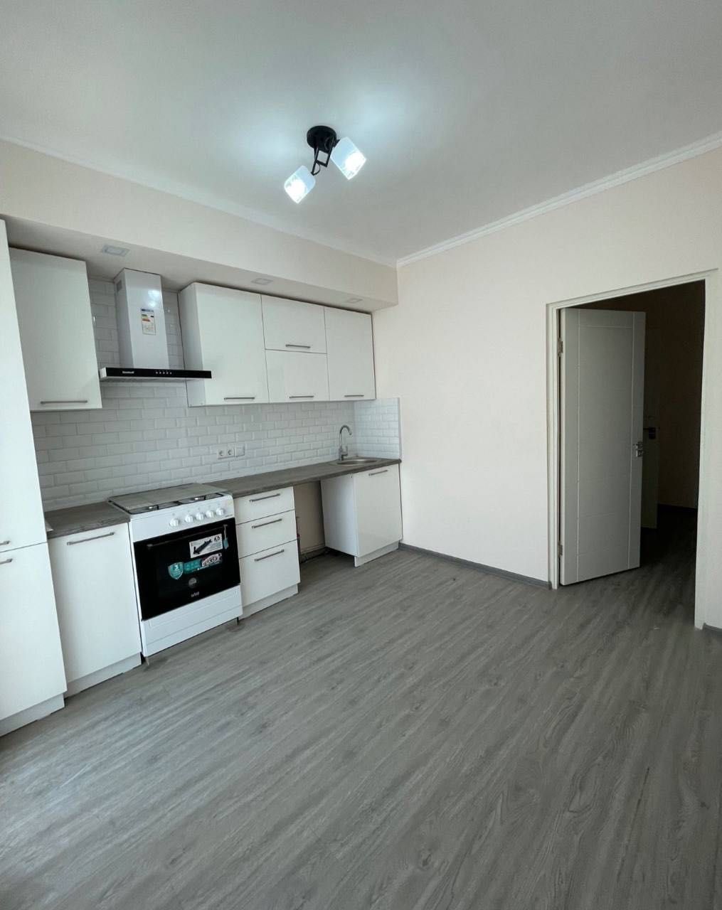Green Park Продается 2 комнатная квартира ремонт Махтумкули Макро