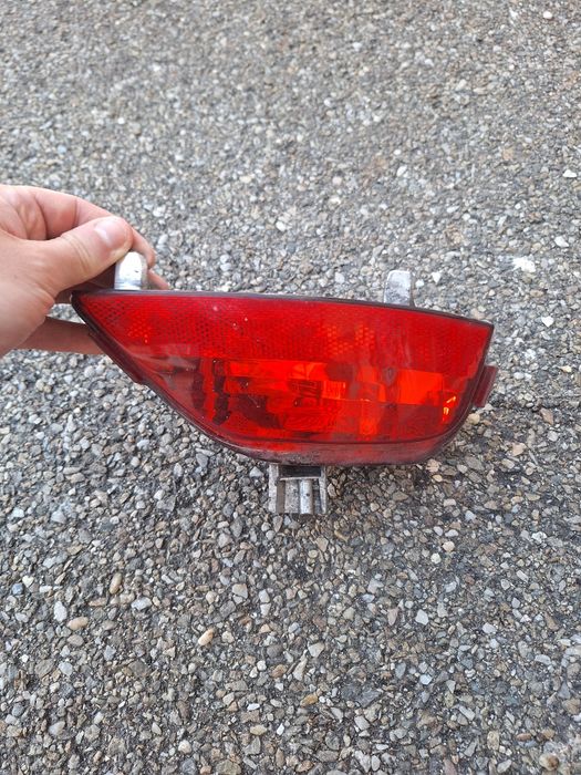 Catadioptru renault laguna 3