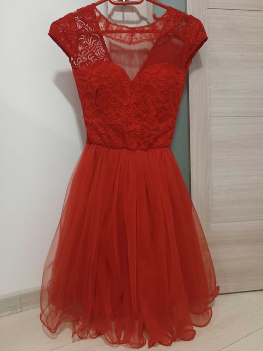 Rochie roșie mini din tull și dantelă