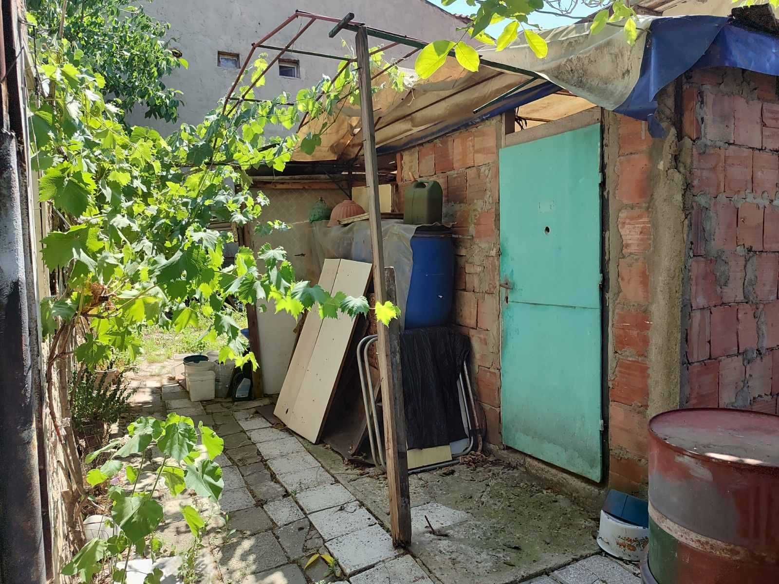 Къща с парцел в Добрич