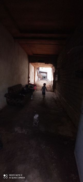 Uy sotiladi zangi ota tumani Nazarbek mevazor mahalla