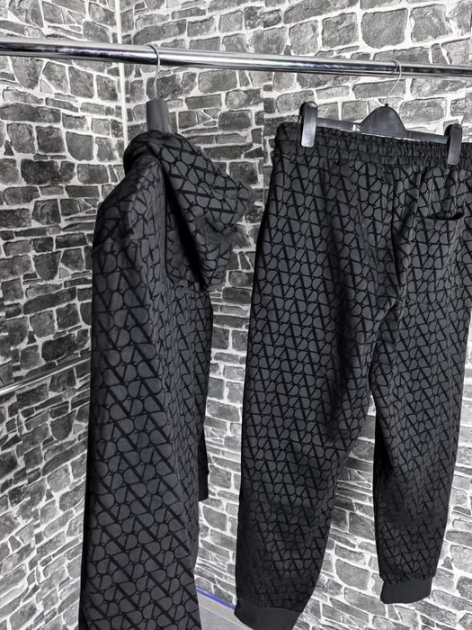 Valentino екип високо качество