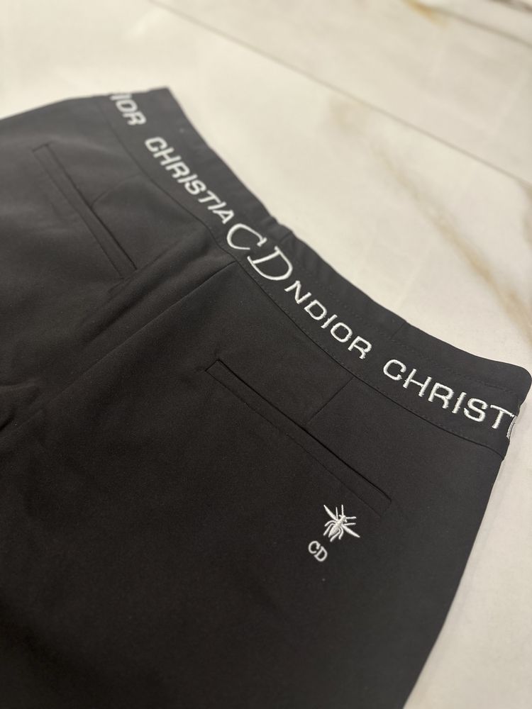 Елегантен панталон Christian Dior