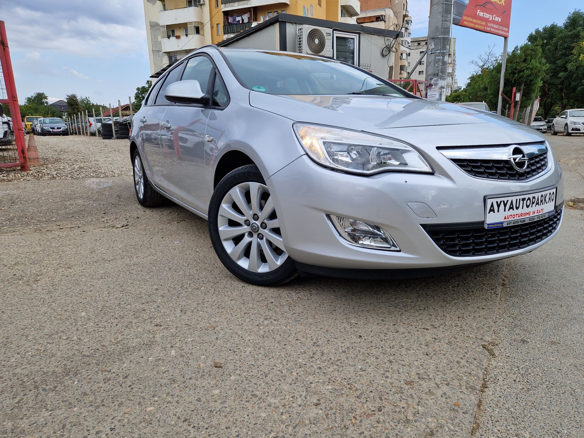 Opel Astra J / 1.6 Benzina/ Posibilitate de Rate