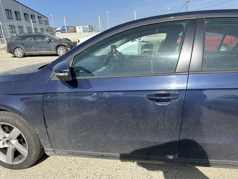 Portiera usa fata stanga Volkswagen Passat B7 (2010-2014)