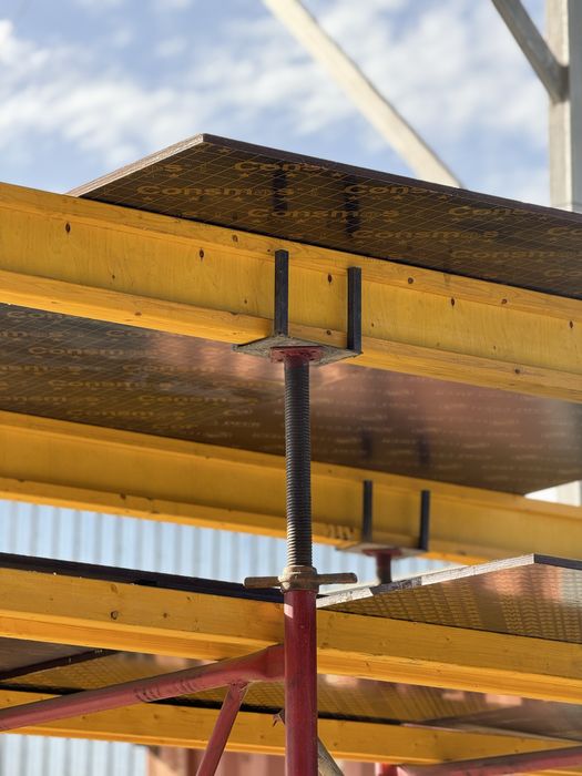 Monolit Lesa / Damkrat / Stoyka (Монолит Леса Стойка)