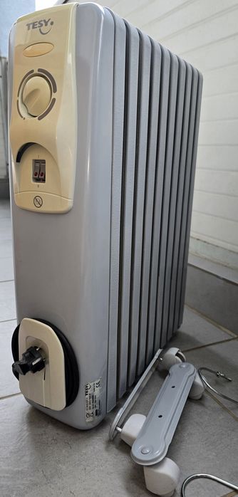 МАСЛЕН РАДИАТОР TESY. Model:CC2510E05 R

CC 2510 E05 R

-МОЩНОСТ: 25