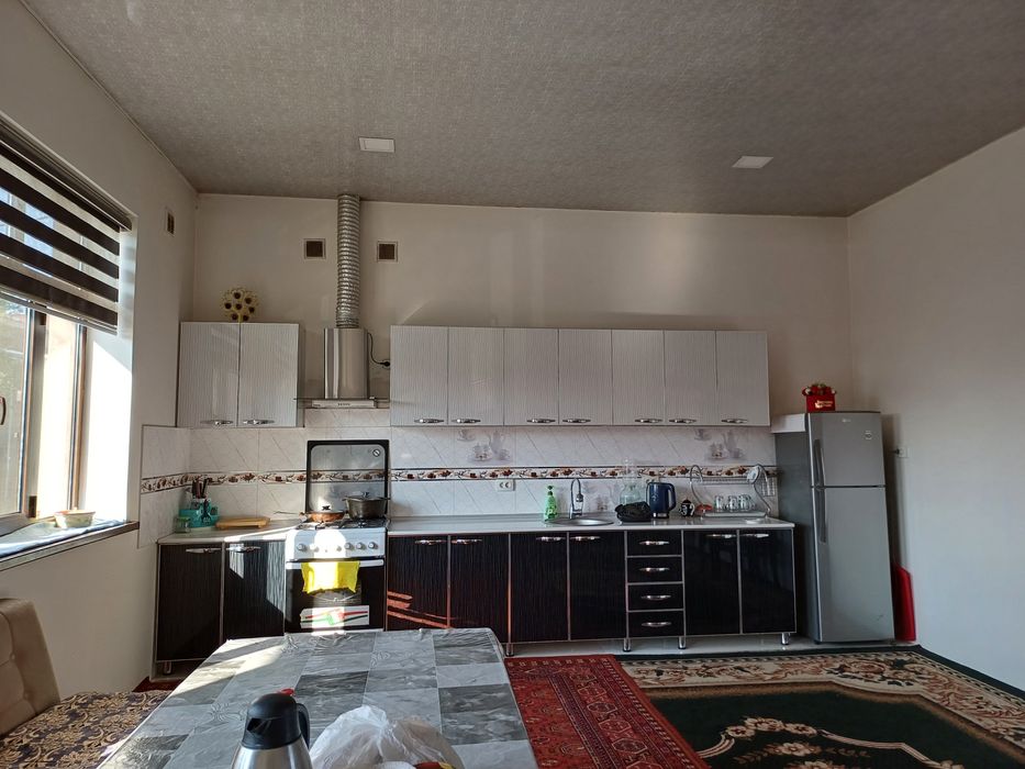 Келес Абдурахмоновда уй сотилади 4 сотих 5 хона