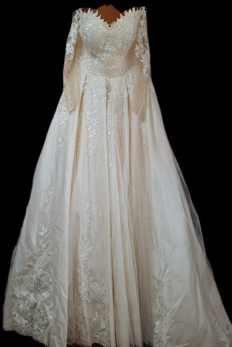 Vand rochie mireasa in stare buna ,marimea 38-40
