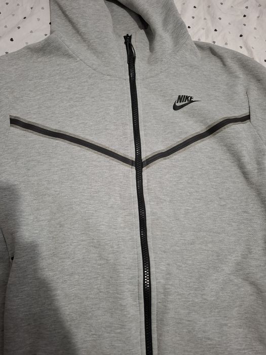 Vând Nike Tech Fleece
