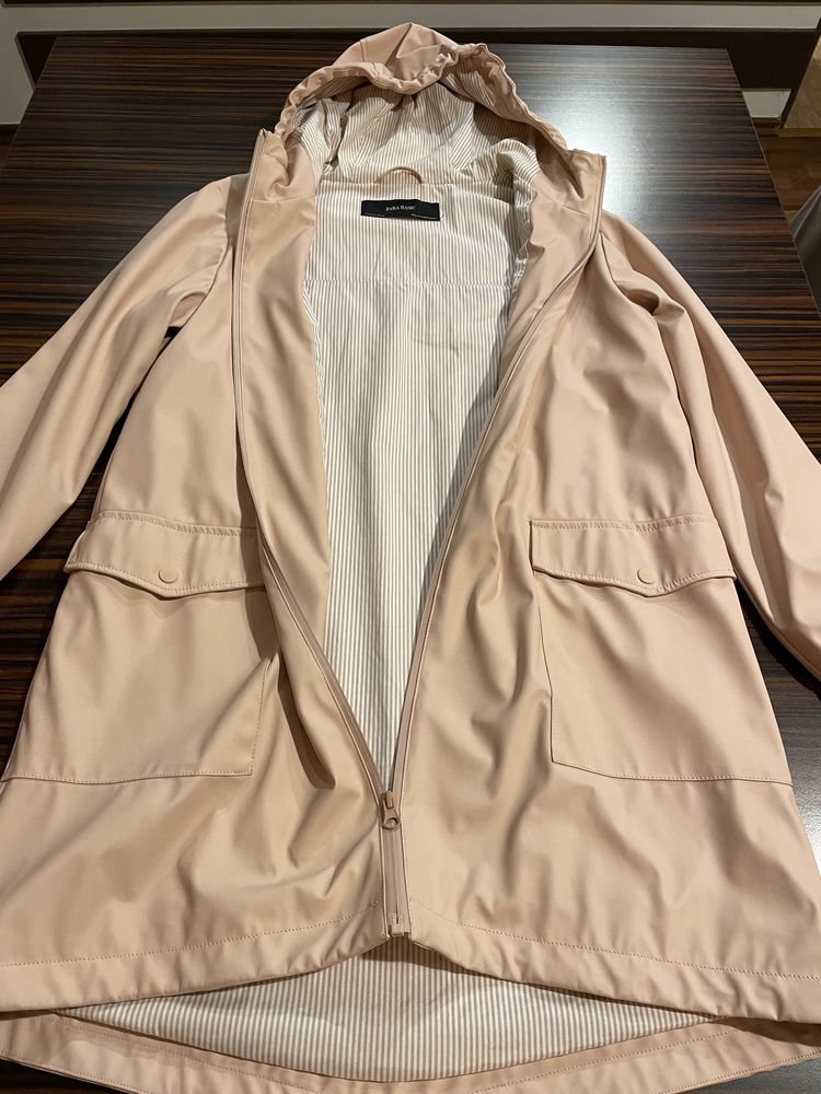 Pelerina ploaie Zara basic de tip parka, marime M, culoare nude